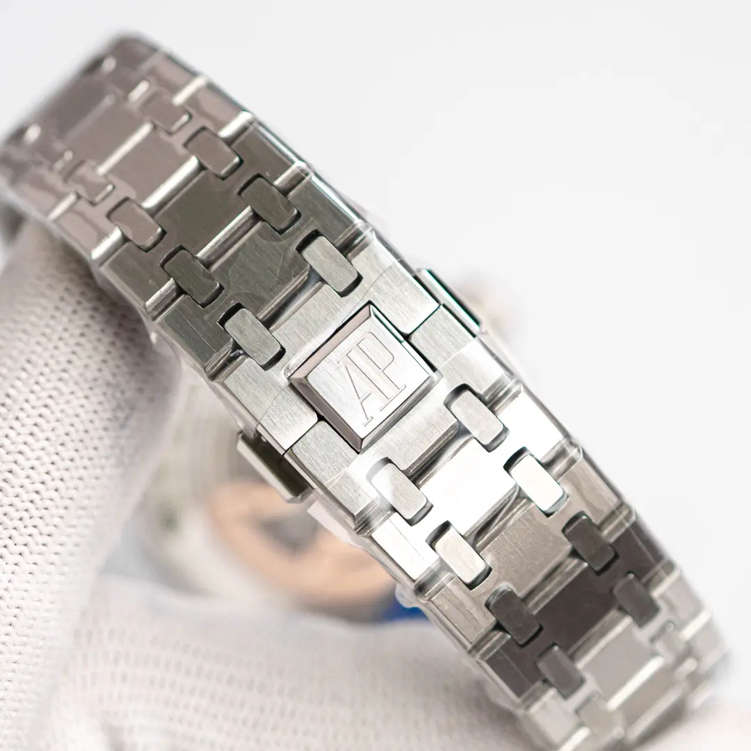 Audemars Piguet Royal Oak Jumbo 39mm Stainless Steel Jumbo Ultra-Thin Blue Dial 15202ST.OO.1240ST.01 - Image 9