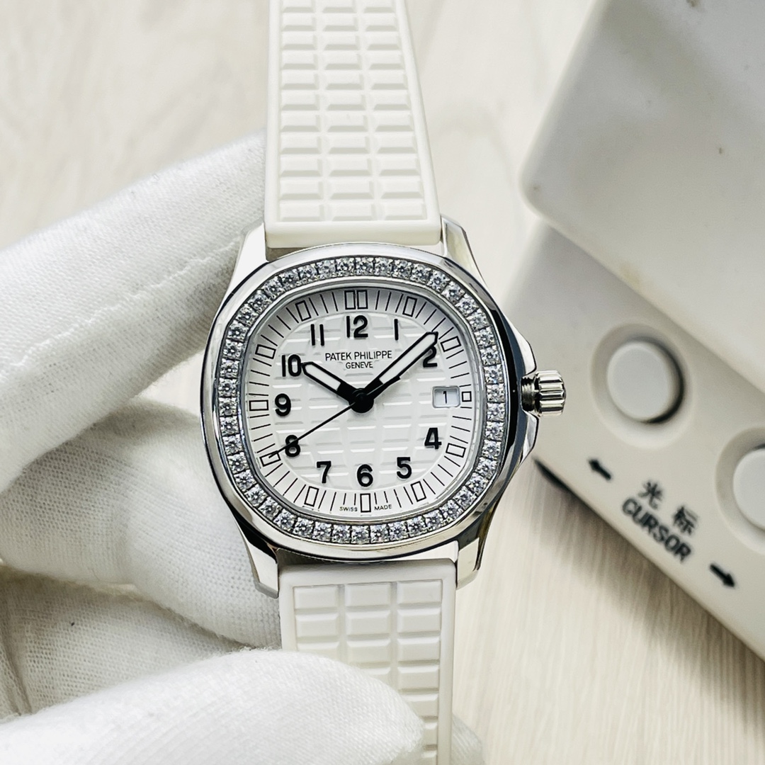 Patek Philippe Aquanaut Diamond Ladies Watch 5067A-024 - Image 2