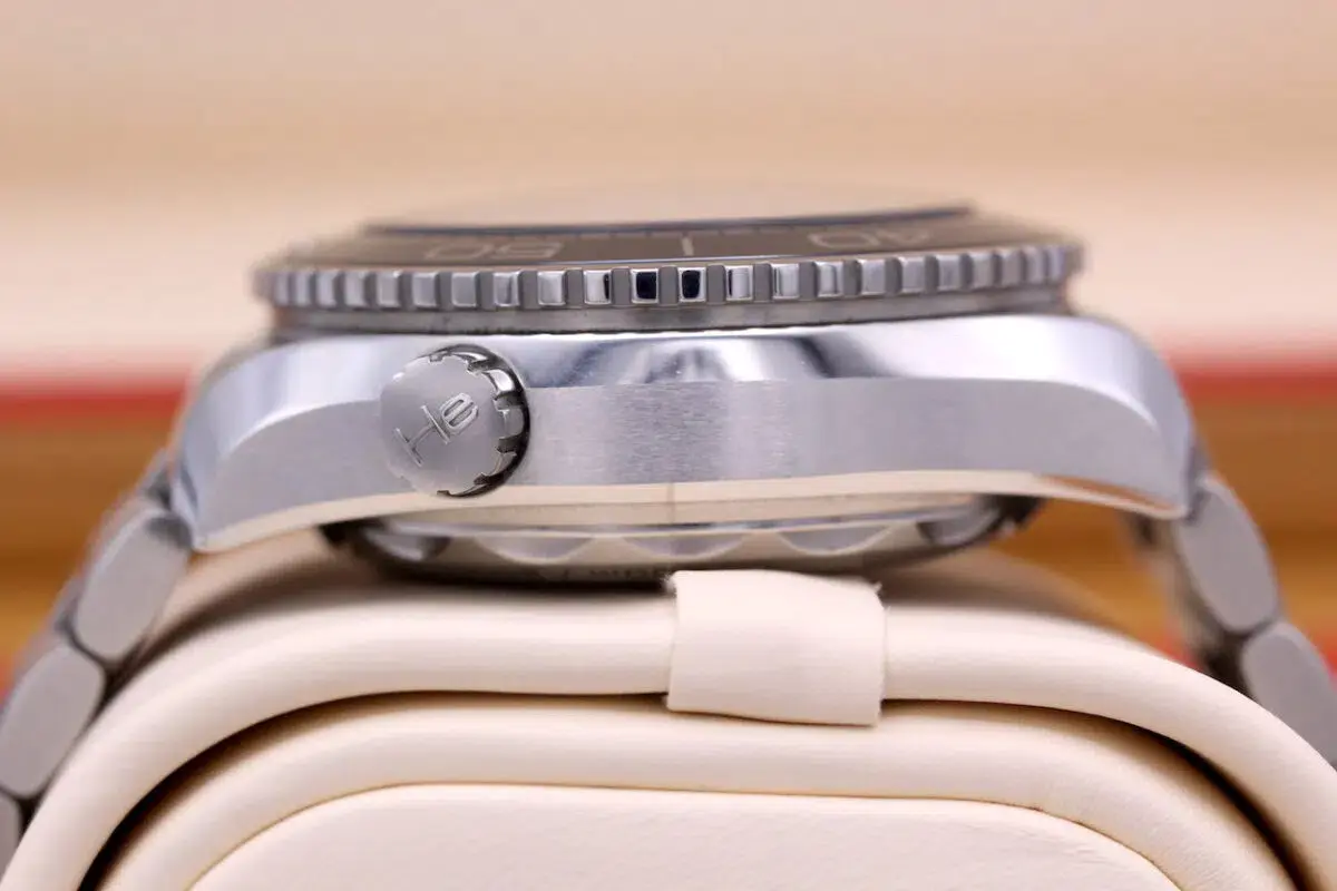 Omega Seamaster Planet Ocean 600m 45.5mm - 215.30.46.51.01.001 - Image 3