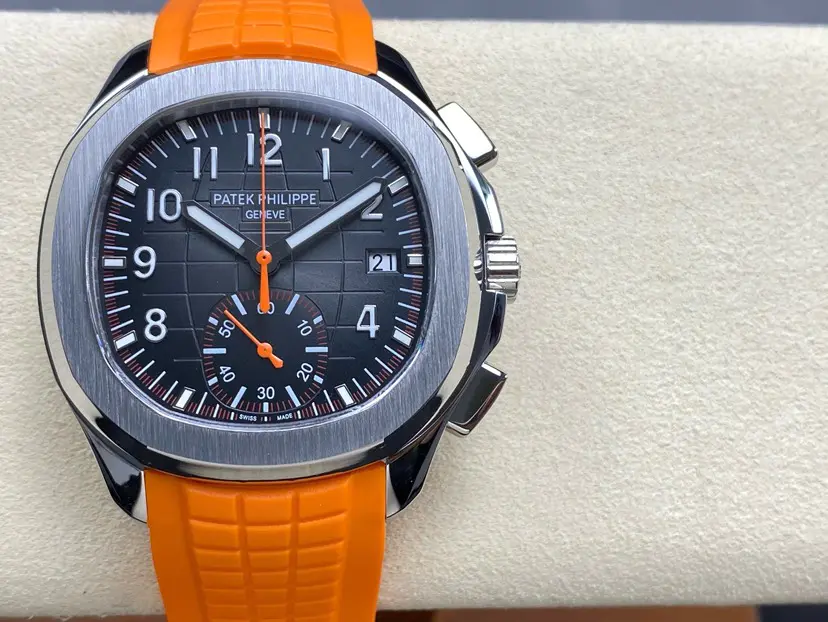 Patek Philippe AQUANAUT Series 5968A-001 - Image 2