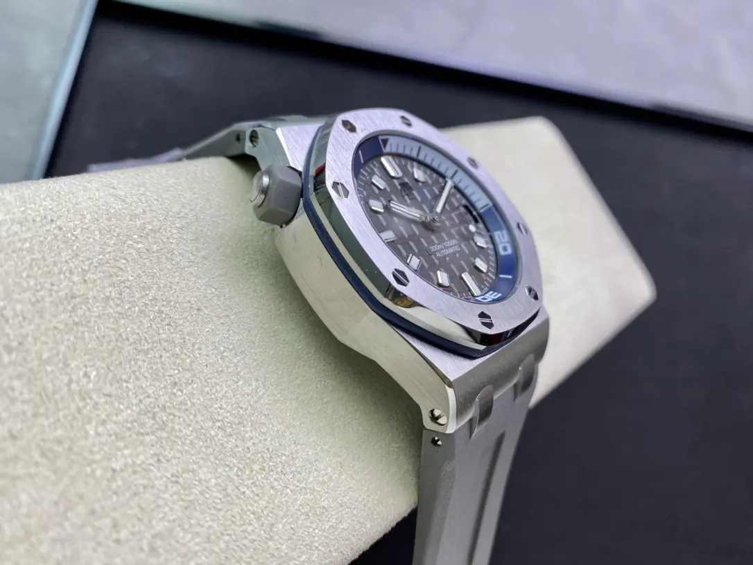 Audemars Piguet Royal Oak Offshore Steel Grey Dial 42mm Ref. 15720ST.OO.A009CA.01 - Image 9