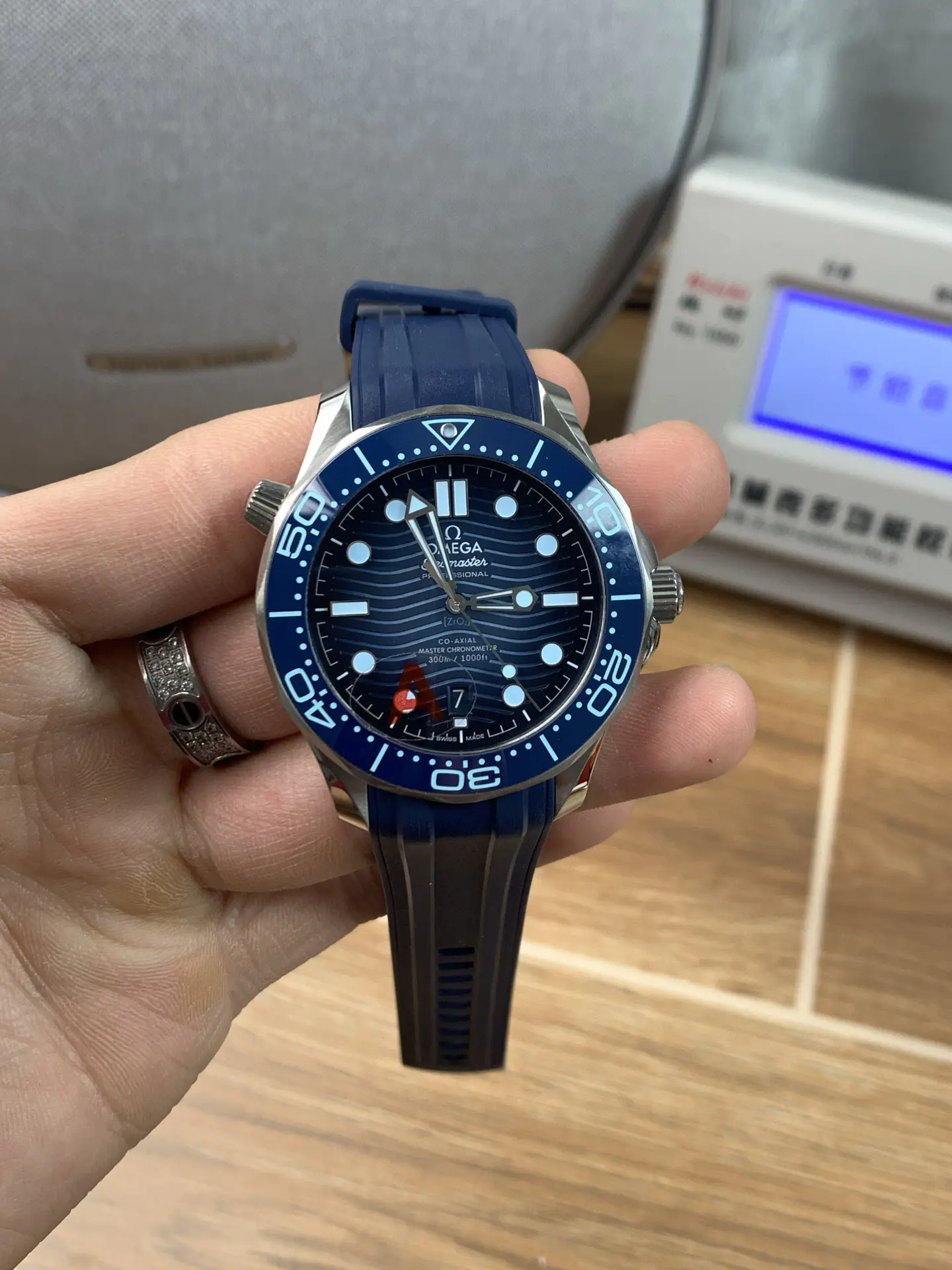 Omega Seamaster Diver 300m Steel Summer Blue Dial 42mm Ref. 210.32.42.20.03.002 - Image 2