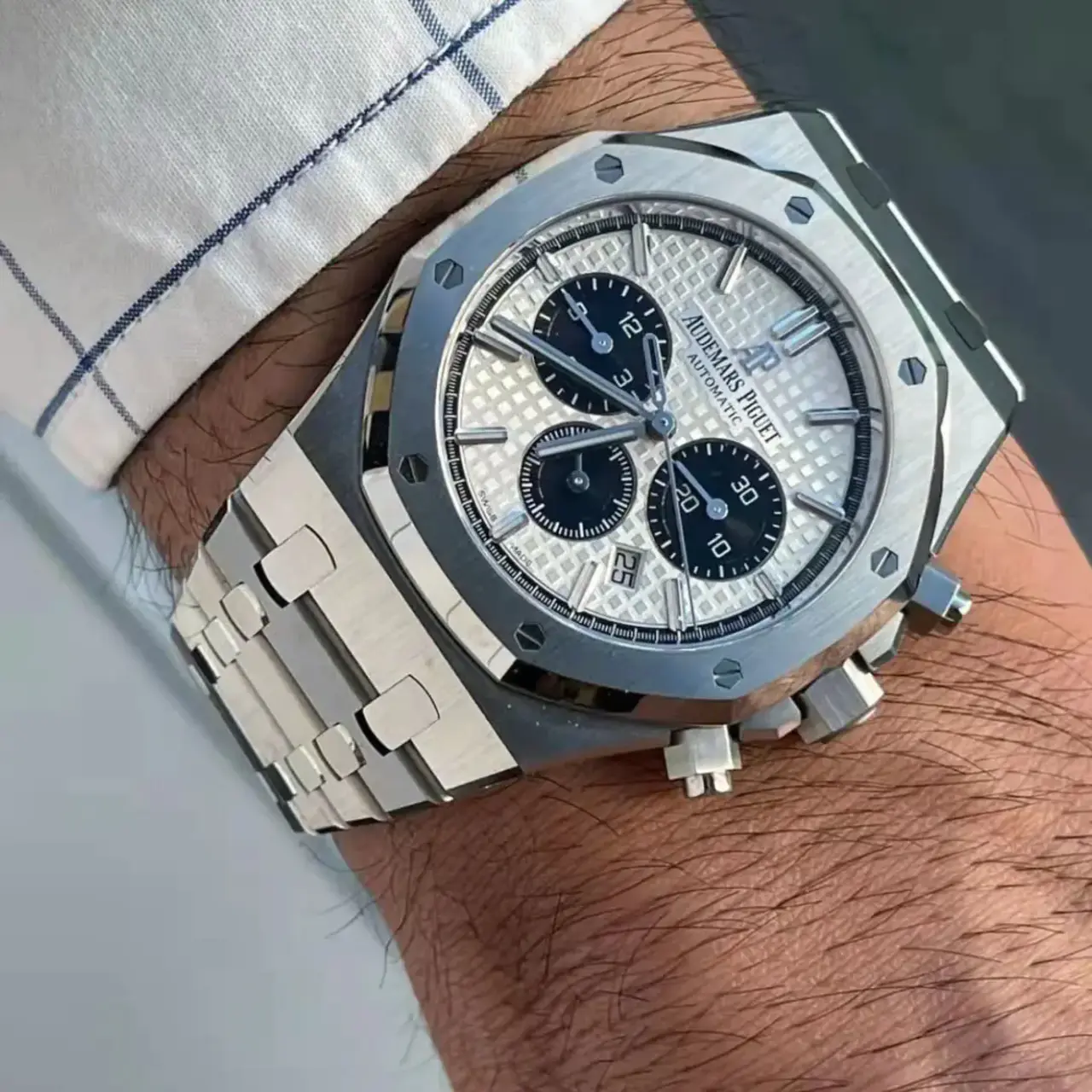 Audemars Piguet Royal Oak Selfwinding Chronograph Steel Silver Dial 41mm Ref. 26331ST.OO.1220ST.03 - Image 4
