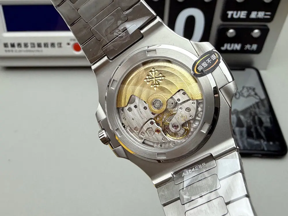 Patek Philippe Nautilus 5711/1A-010 - Image 9
