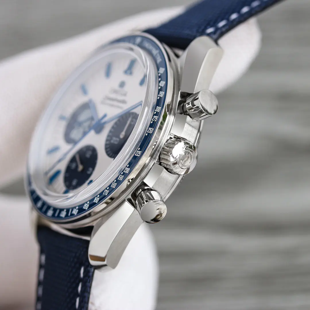 Omega Speedmaster Professional Moonwatch "Silver Snoopy Award" Steel Silver Dial 42mm Ref. 310.32.42.50.02.001 - Image 8