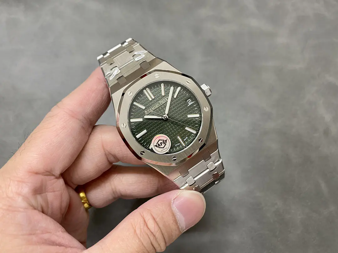 Audemars Piguet Royal Oak Selfwinding 41 mm Stainless Steel Green Dial 15510ST.OO.1320ST.09 - Image 5