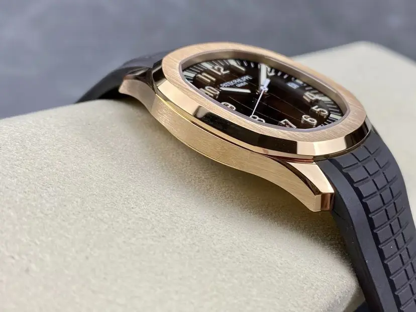 Patek Philippe Aquanaut Mens Watch 5167R-001 - Image 3