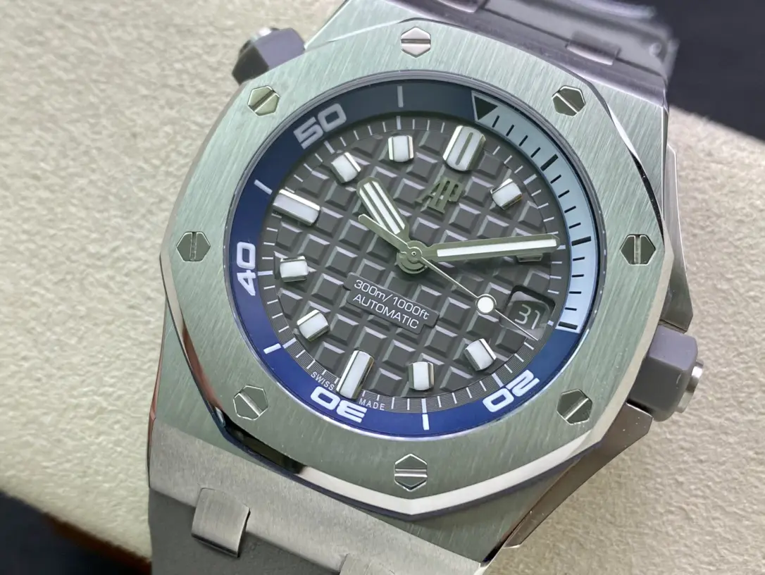 Audemars Piguet Royal Oak Offshore Steel Grey Dial 42mm Ref. 15720ST.OO.A009CA.01 - Image 2