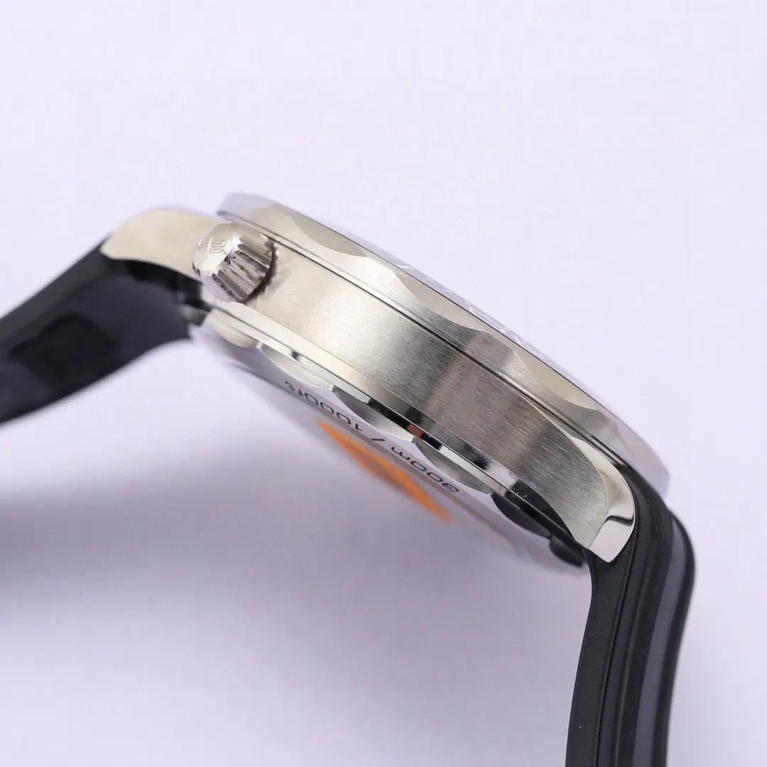 Omega Seamaster Diver 300m Steel Black Dial 42mm Ref. 210.32.42.20.01.001 - Image 6
