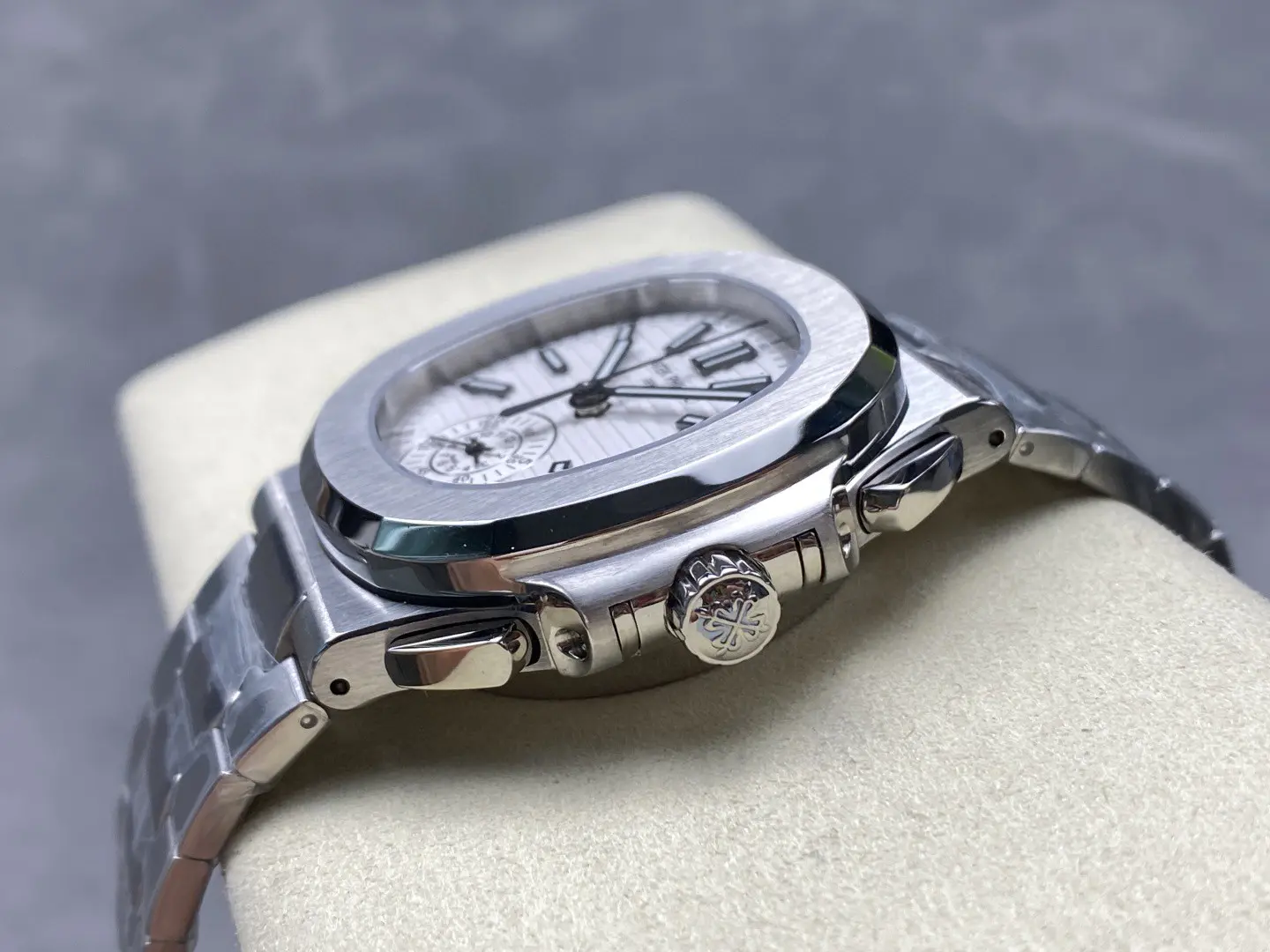 Patek Philippe Nautilus 5980/1A-019 - Image 8