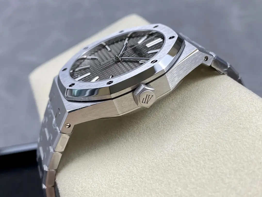 Audemars Piguet ROYAL OAK SELFWINDING "50TH ANNIVERSARY Grey dial 15510ST.OO.1320ST.05 - Image 4