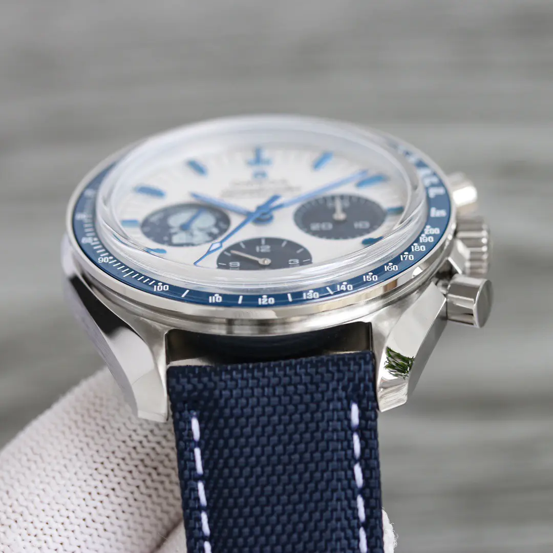 Omega Speedmaster Professional Moonwatch "Silver Snoopy Award" Steel Silver Dial 42mm Ref. 310.32.42.50.02.001 - Image 7