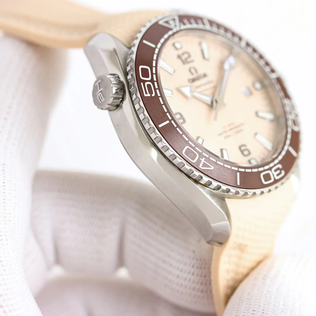 Omega Seamaster Planet Ocean 600m 43.5mm 215.32.44.21.09.001 - Image 7