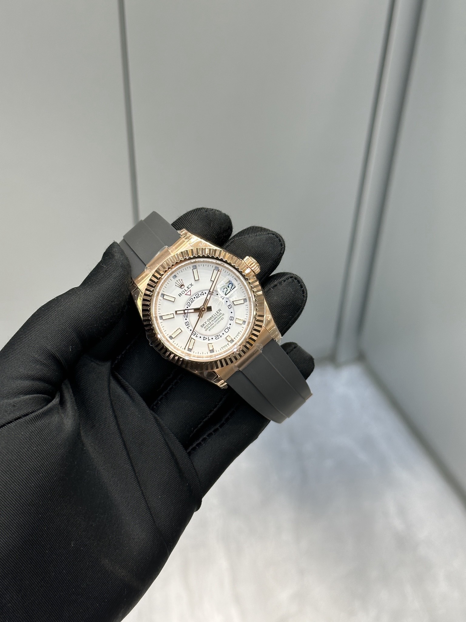 Rolex Sky-Dweller Oyster Perpetual m336235-0003 - Image 3