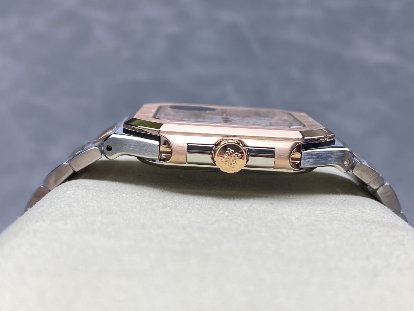 Patek Philippe Cubitus 45mm Green Dial Stainless Steel Bracelet 5821-1ar-001 - Image 5