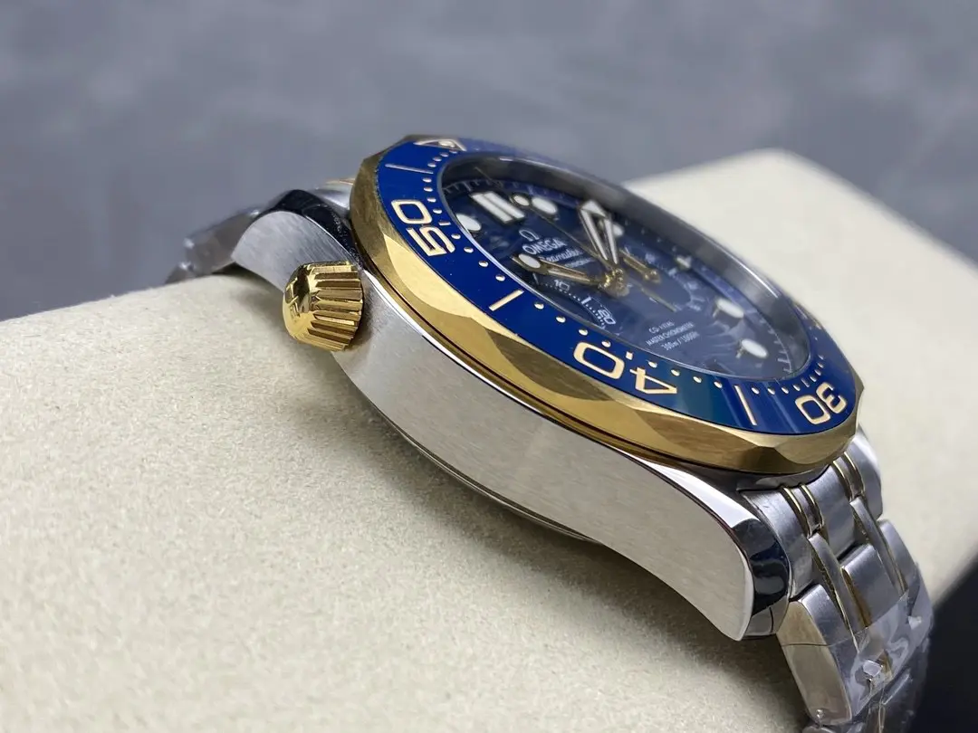 Omega Seamaster Diver 300m Steel Blue Dial 44mm Ref. 210.20.44.51.03.001 - Image 6