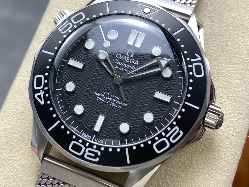 Omega Seamaster Diver 300m Steel Black Dial 42mm Ref. 210.32.42.20.01.005 - Image 2