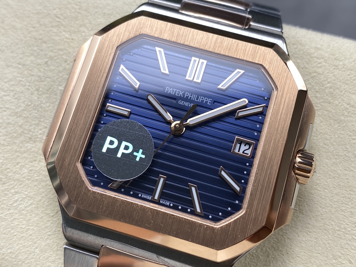 Patek Philippe Cubitus 45mm Green Dial Stainless Steel Bracelet 5821-1ar-001 - Image 3