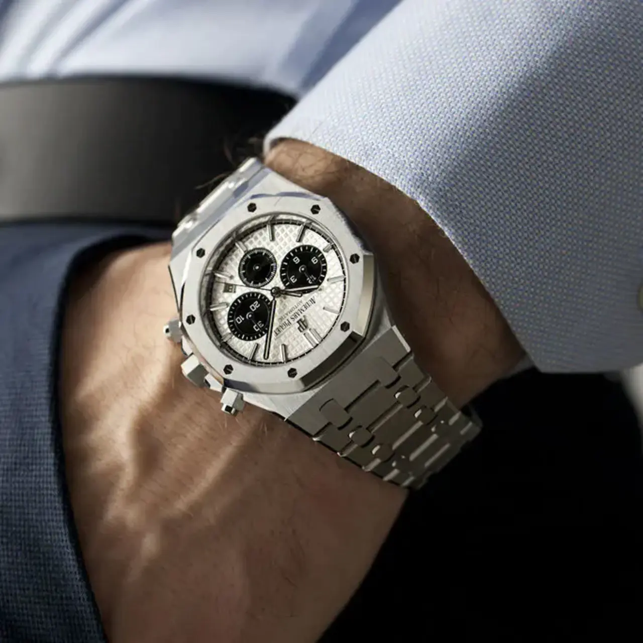 Audemars Piguet Royal Oak Selfwinding Chronograph Steel Silver Dial 41mm Ref. 26331ST.OO.1220ST.03 - Image 3