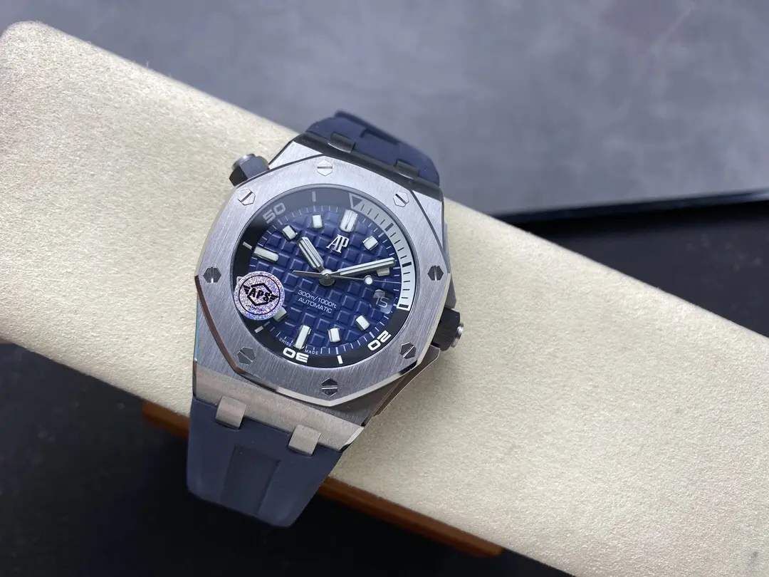 Audemars Piguet Royal Oak Offshore Diver Steel Blue Dial 42mm Ref. 15720ST.OO.A027CA.01 - Image 5