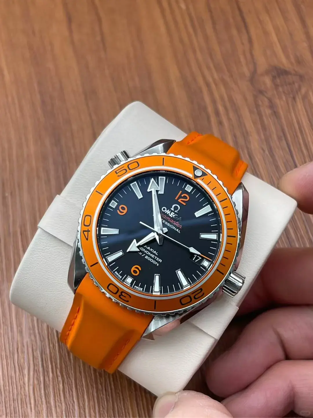 Omega Seamaster Planet Ocean 600M -orange - Image 2