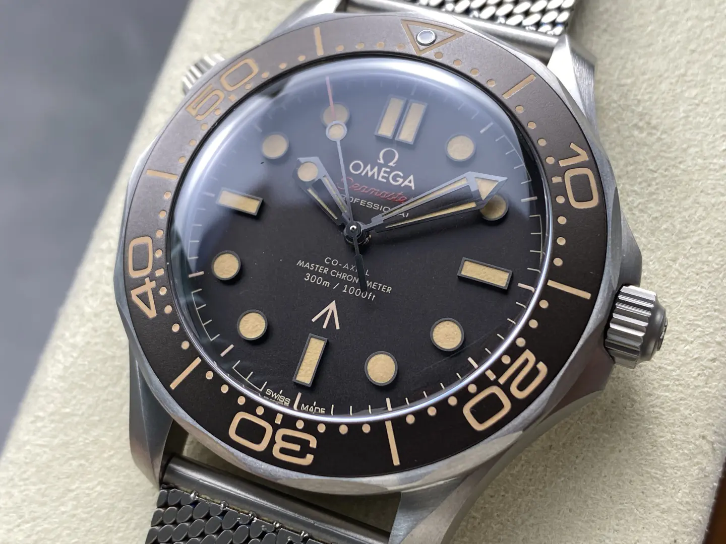 Omega Seamaster Diver 300m 'No Time to Die' James Bond 42mm Ref. 210.90.42.20.01.001 - Image 3