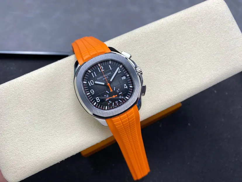 Patek Philippe AQUANAUT Series 5968A-001 - Image 9