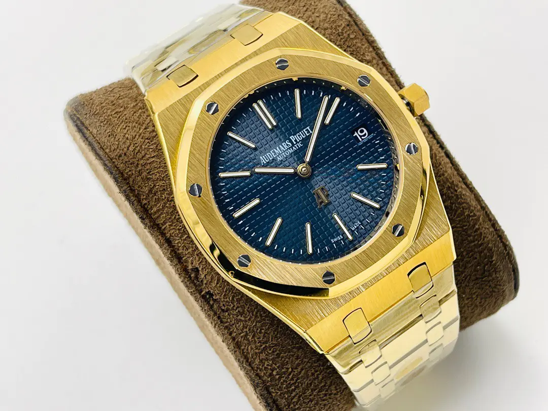 Audemars Piguet Royal Oak "Jumbo" Extra-Thin Yellow Gold Blue Dial 39mm Ref. 15202BA.OO.1240BA.01 - Image 3
