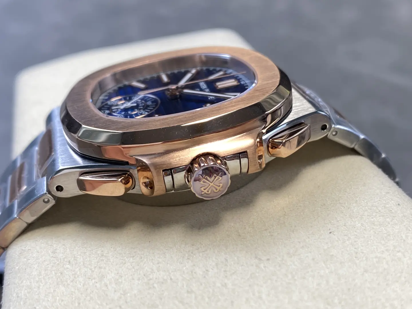Patek Philippe Watches Nautilus 5980/1AR-001 - Image 8