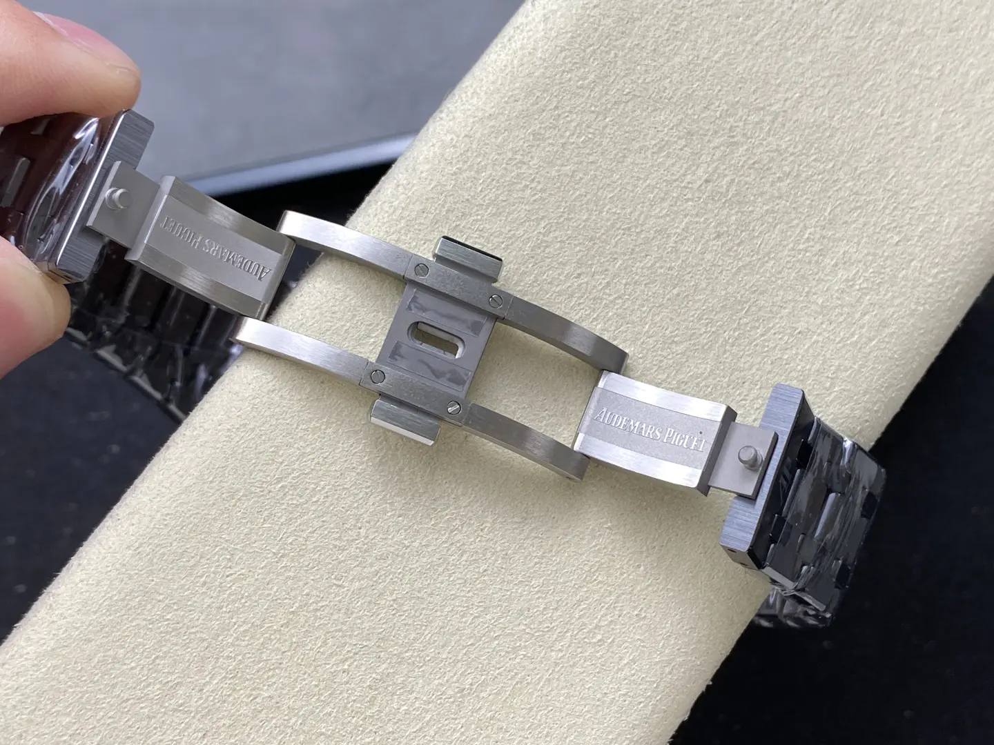 Audemars Piguet Royal Oak Double Balance Wheel Openworked Ceramic 41mm Ref. 15416CE.OO.1225CE.0 - Image 10