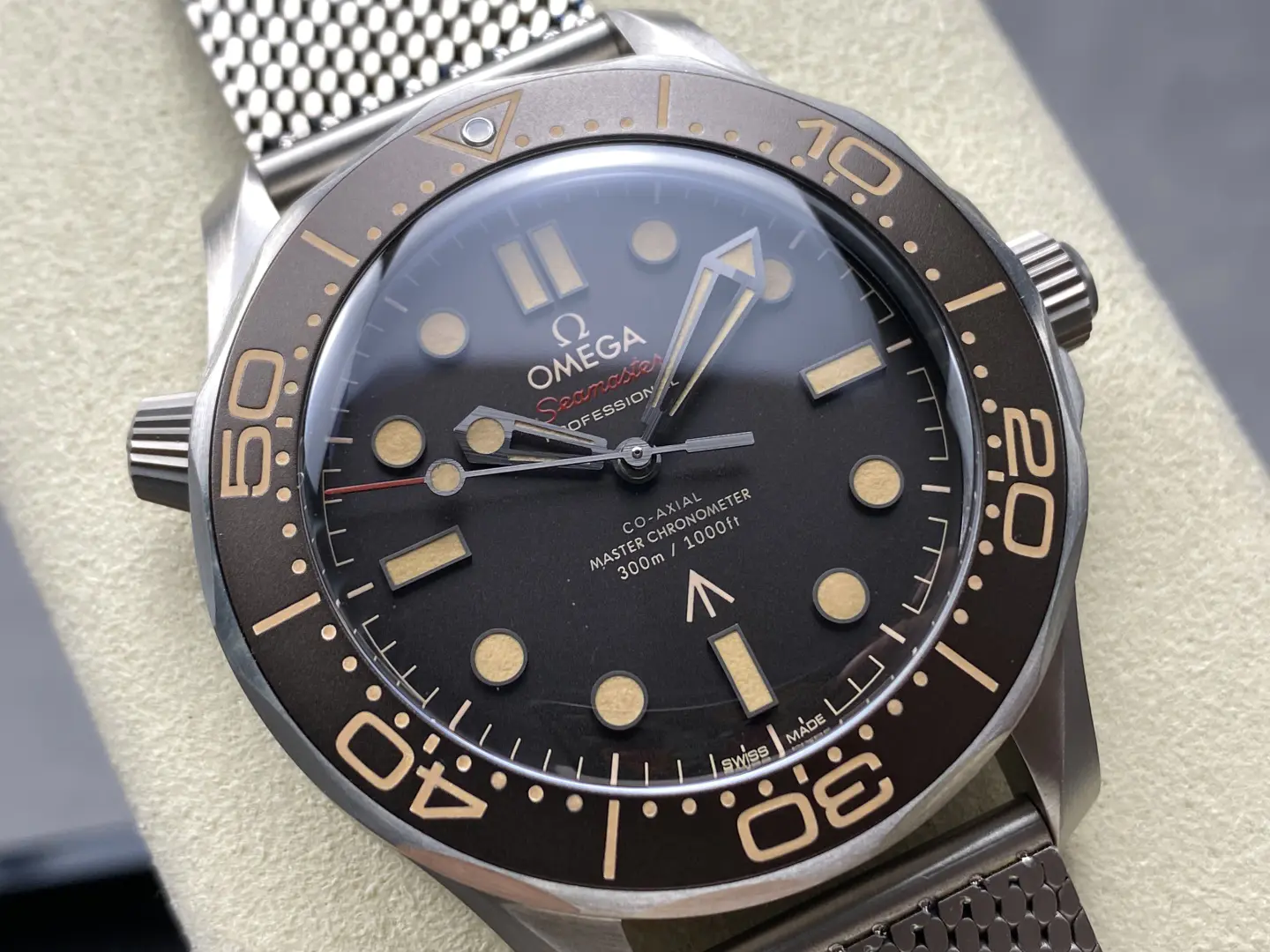 Omega Seamaster Diver 300m 'No Time to Die' James Bond 42mm Ref. 210.90.42.20.01.001 - Image 2