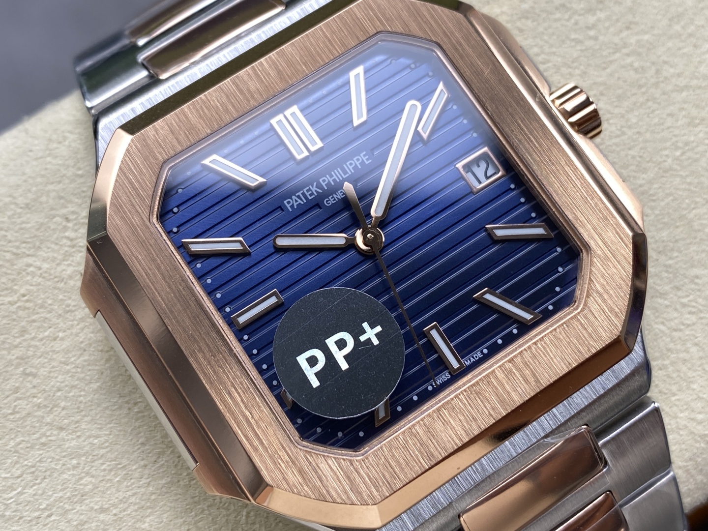 Patek Philippe Cubitus 45mm Green Dial Stainless Steel Bracelet 5821-1ar-001 - Image 2