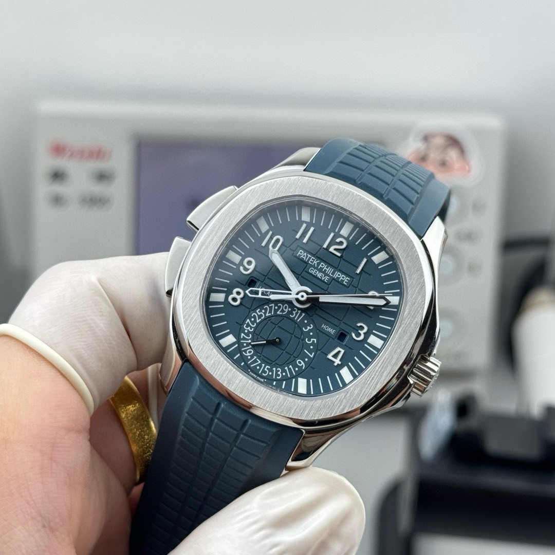Patek Philippe Aquanaut Travel Time Blue Dial 40mm Ref. 5164G-001 - Image 3