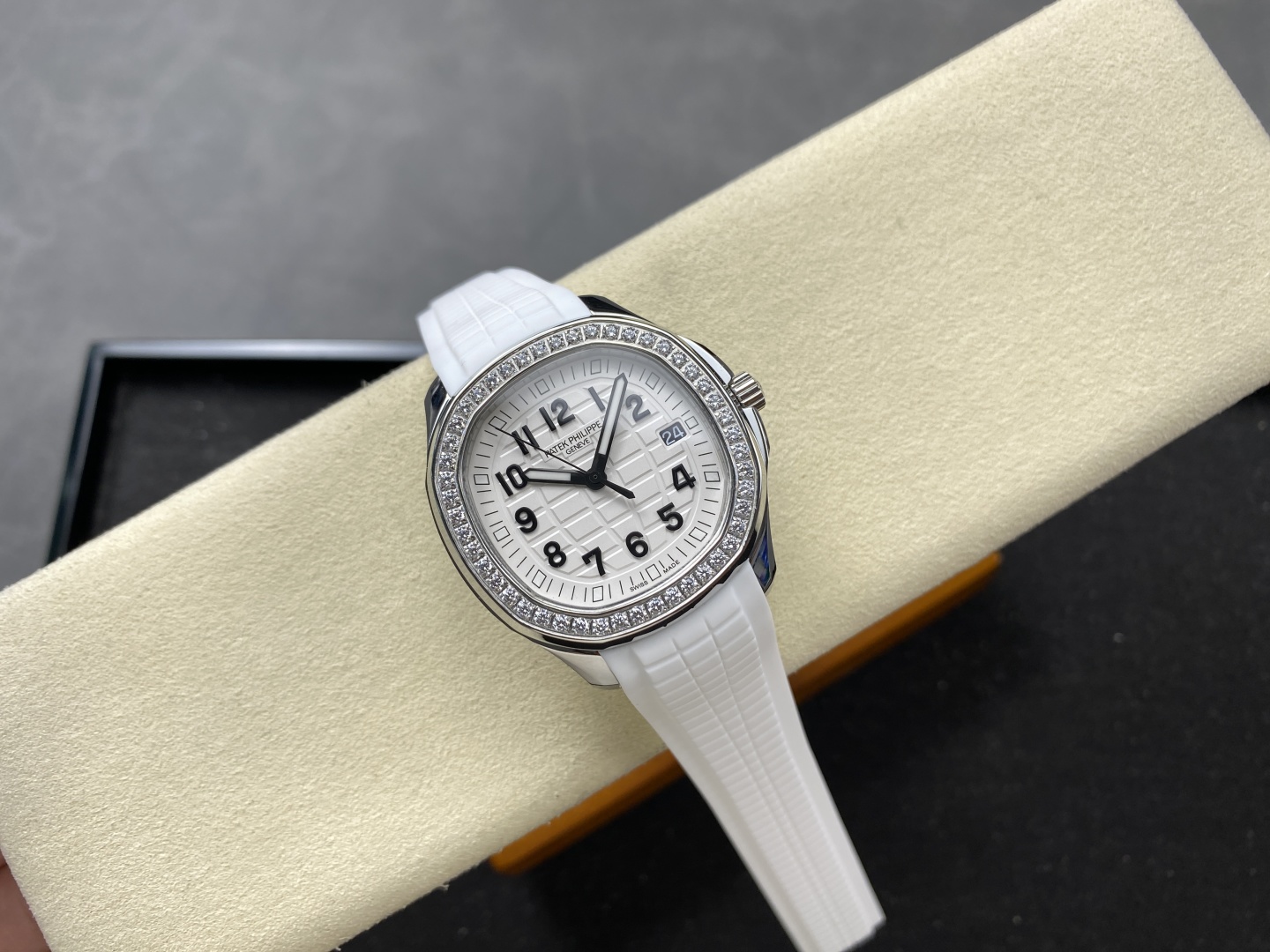 Patek Philippe Aquanaut Watch 5267/200A-010 - Image 5