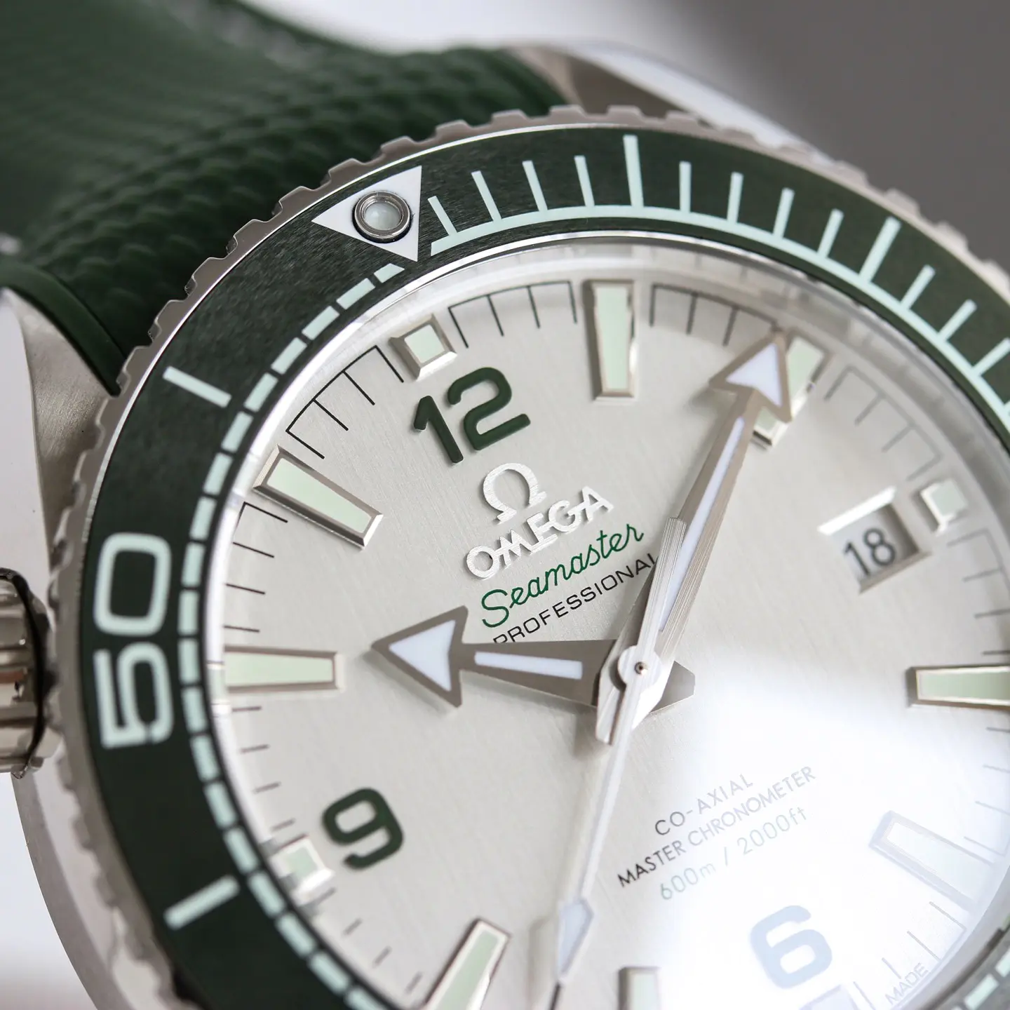 Omega Seamaster Planet Ocean 600m 43.5mm 215.32.44.21.06.001 - Image 5