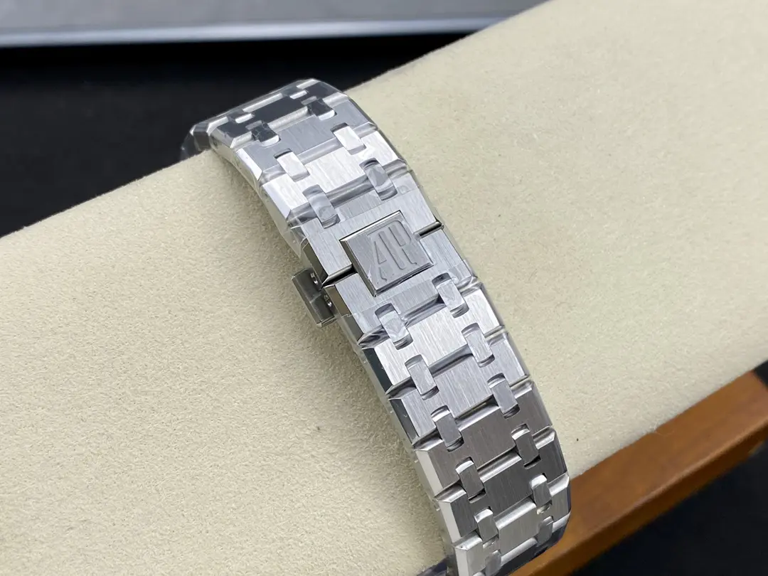 Audemars Piguet ROYAL OAK SELFWINDING "50TH ANNIVERSARY Grey dial 15510ST.OO.1320ST.05 - Image 5