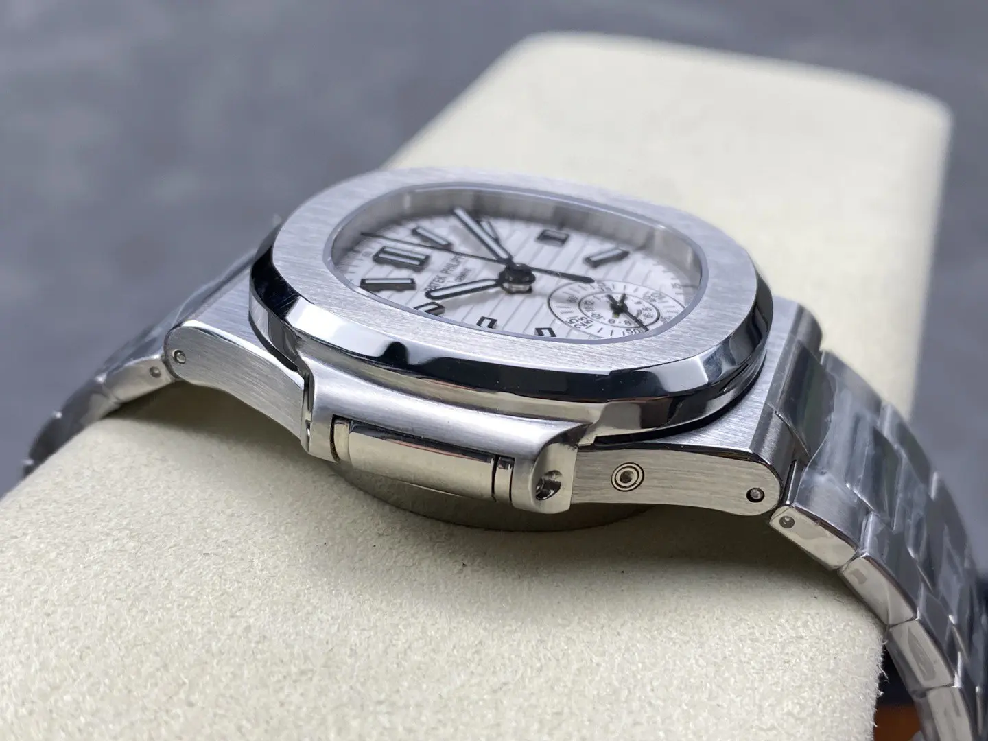 Patek Philippe Nautilus 5980/1A-019 - Image 7