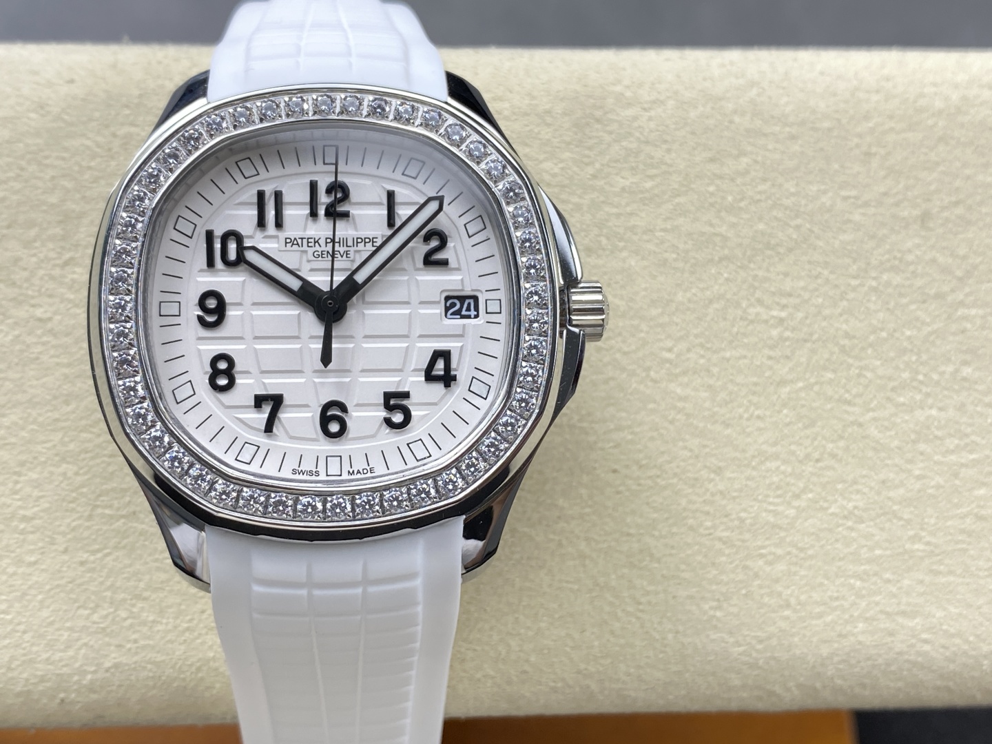 Patek Philippe Aquanaut Watch 5267/200A-010 - Image 2
