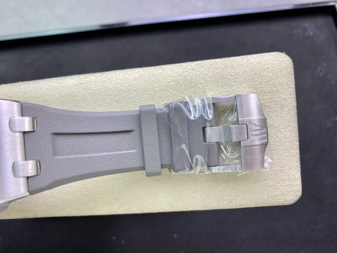 Audemars Piguet Royal Oak Offshore Steel Grey Dial 42mm Ref. 15720ST.OO.A009CA.01 - Image 5