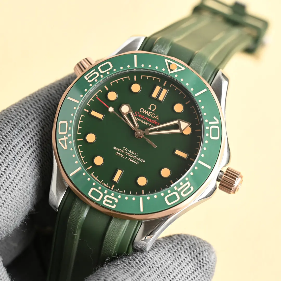 Omega Seamaster Diver 300m Bronze Gold & Titanium Green Dial 42mm Ref. 210.92.42.20.10.001 - Image 3