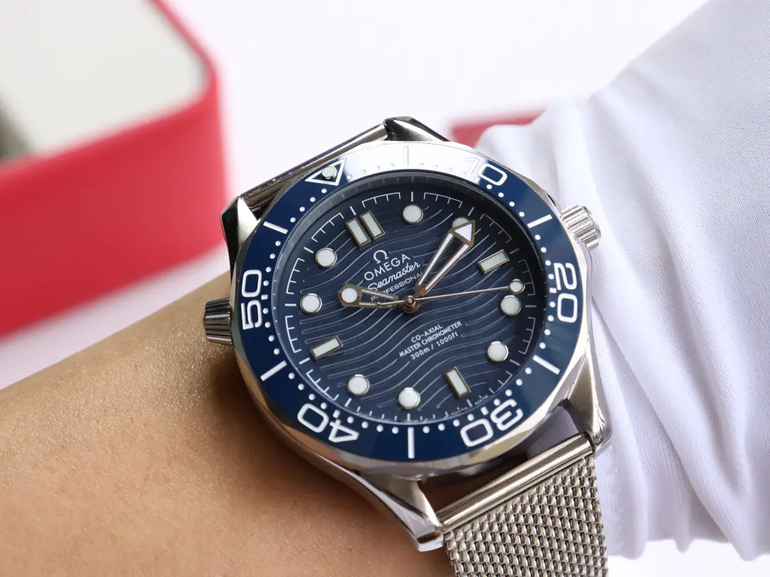 Omega Seamaster Diver 300m "James Bond 60th Anniversary" Steel Blue Dial 42mm Ref. 210.30.42.20.03.002 - Image 6