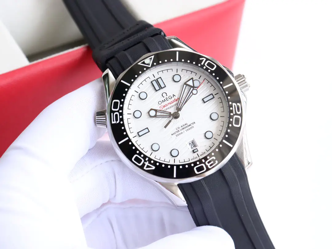 Omega Seamaster Diver 300m Steel White Dial 42mm Ref. 210.32.42.20.04.001 - Image 3