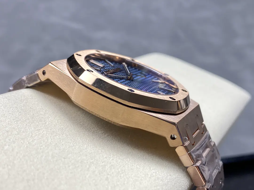 ROYAL OAK SELFWINDING "50TH ANNIVERSARY" Ref. 15510OR.OO.1320OR.01 - Image 6