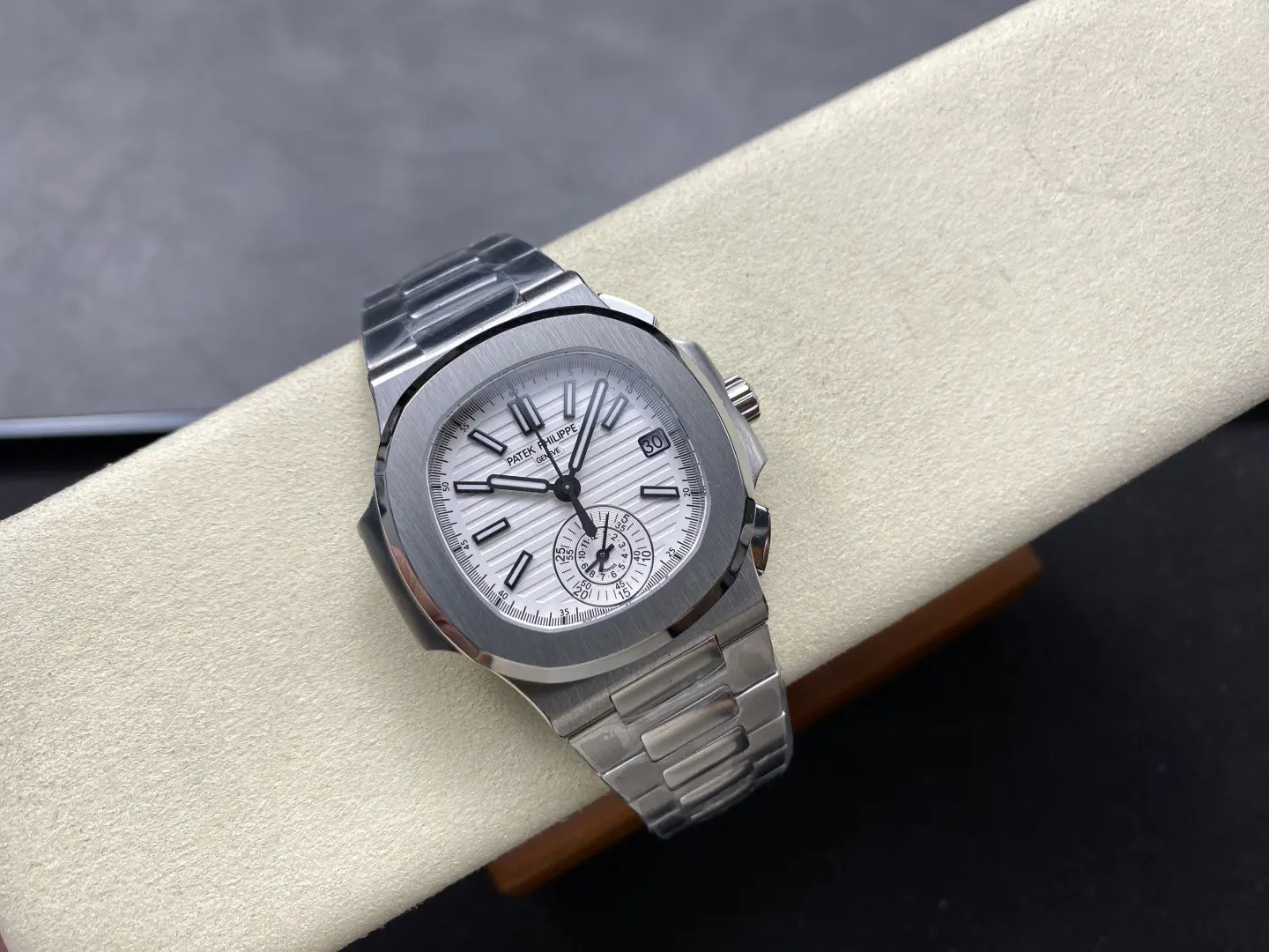 Patek Philippe Nautilus 5980/1A-019 - Image 5