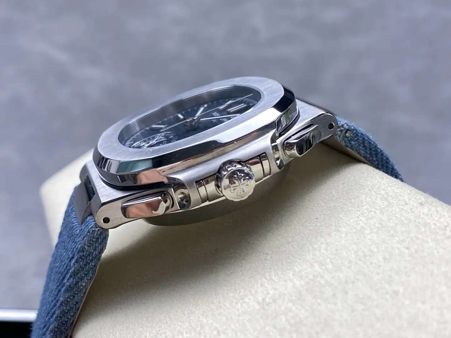 Patek Philippe Sport Elegance Series 5980/60G-001 - Image 4